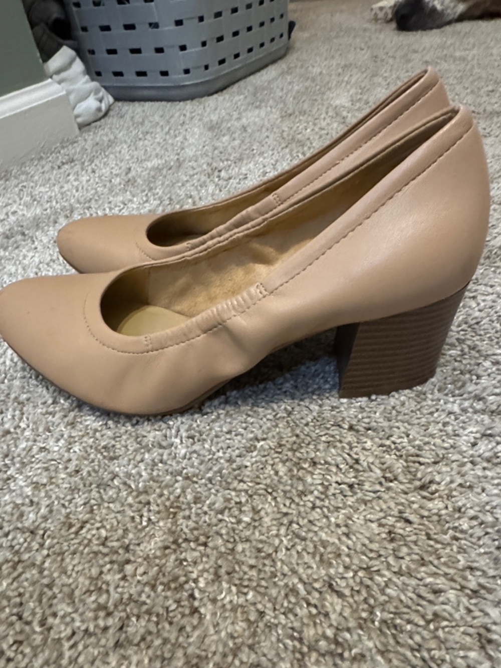 Naturalizer Nude Rounded Toe Pumps - Picture 2 of 7